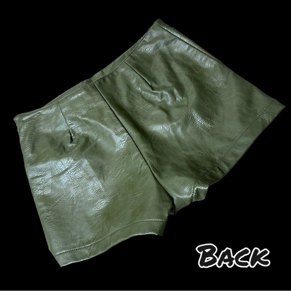Forever 21 Faux Leather Cross Body Skort in Forest Green. Size 27 - Picture 3 of 9